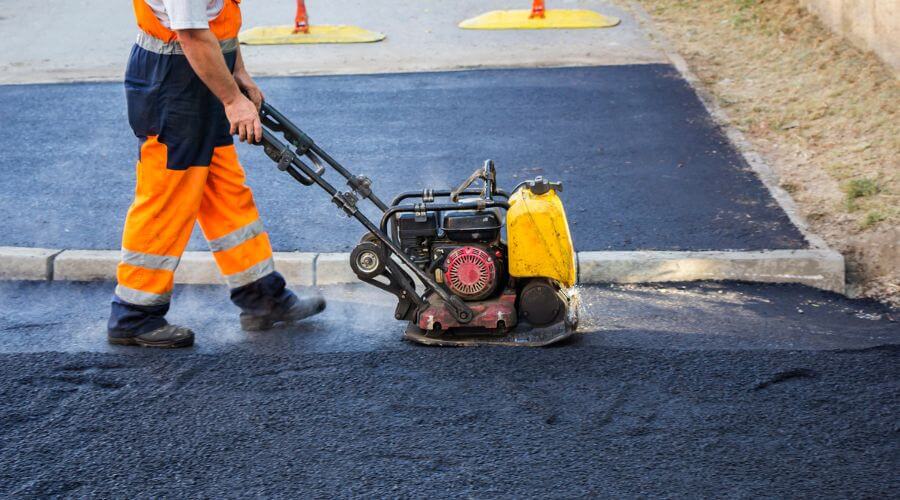 Professional gutter cleaning in Crowheart, WY